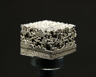 Mousse métallique imprimée en 3D