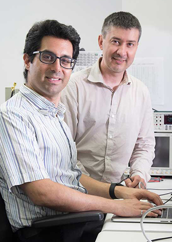 Les professeurs Frédérik Nabki et Dominic Deslandes, fondateurs de Spark Microsystems. 