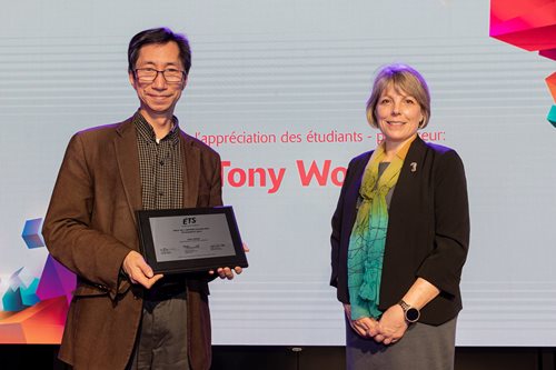 Le professeur-chercheur au Département de génie des systèmes, Tony Wong, en compagnie de la doyenne des études Marie-José Nollet