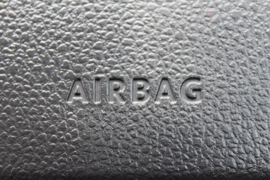 945x630 airbag