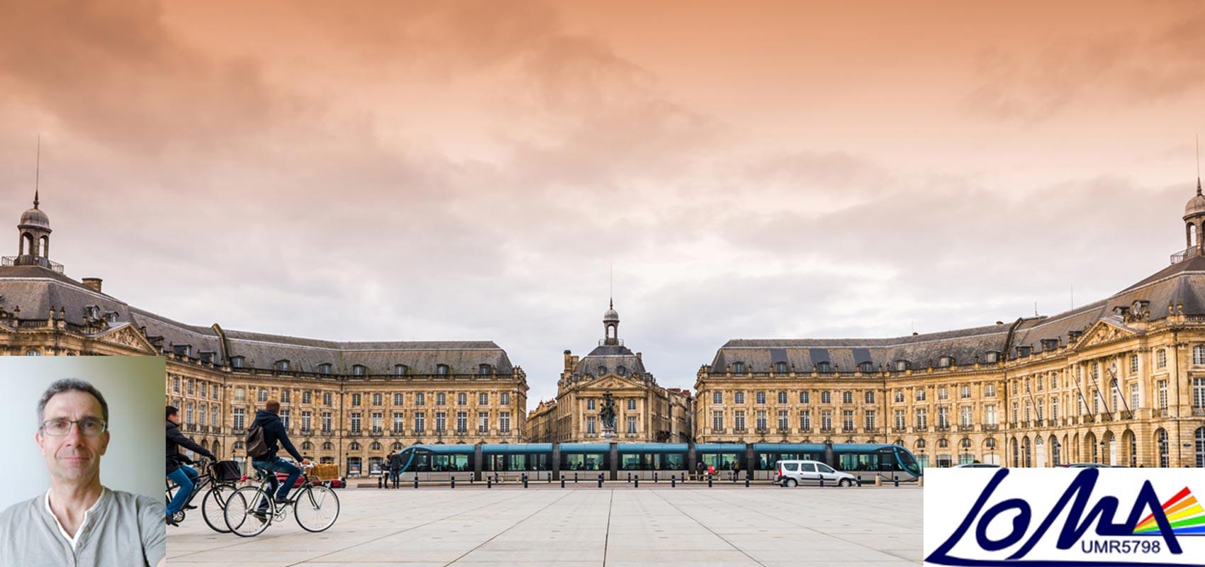 Un cadre urbain avec des trams, des cyclistes et une architecture historique, soulignant l'innovation et la mobilité durable.