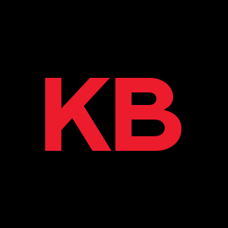 Logo KB rouge sur fond noir.