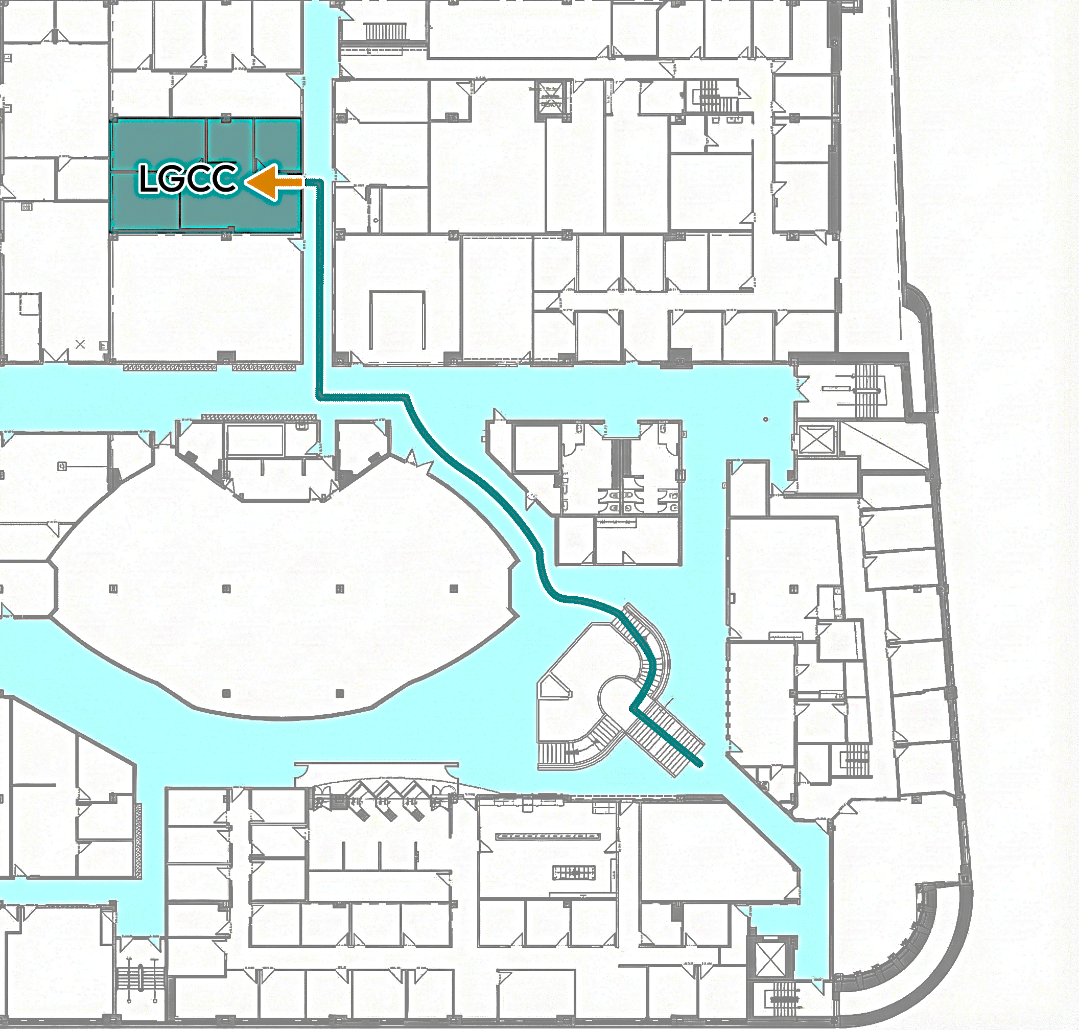 On the first floor, a directional arrow on the map indicates continuing straight ahead along a transversal corridor, which is accessed on the right at the top of the central staircase. This corridor leads to another, wider corridor. Turn left for just a few steps, then immediately enter the corridor on the right. Proceed along this corridor: the entrance to the LGCC Laboratory is located at the second door on your left.