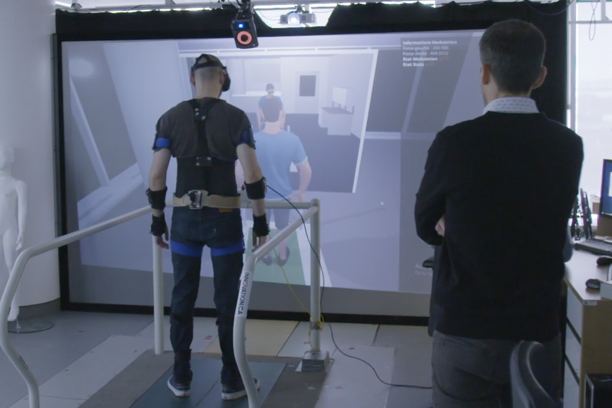 A student interacts with a virtual simulator, while a researcher observes and analyzes the results in real time.