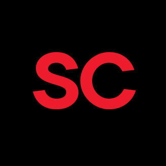 Logo rouge 'SC' sur fond noir, stylisé et moderne.