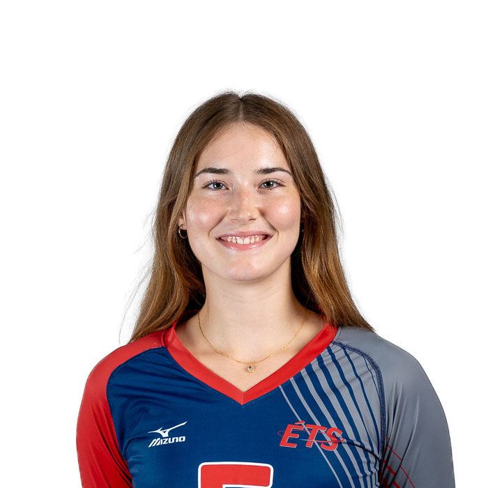 Étudiante à l'ETS, membre de l'équipe de volleyball, affichant un sourire et prête à relever de nouveaux défis sportifs.