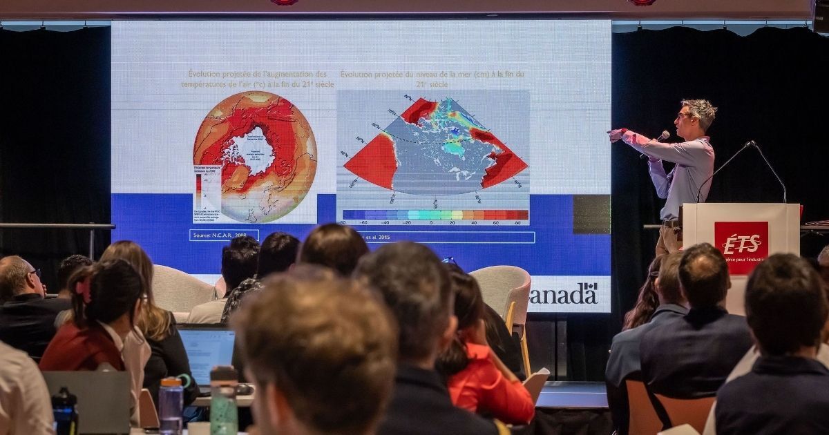 Conférence sur l'évolution des températures et du niveau de la mer au 21e siècle, avec des projections et analyses scientifiques.
