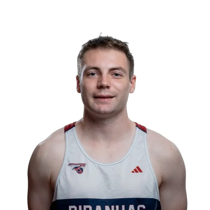 Étudiant en technologie supérieur, il arbore un maillot sportif et un regard déterminé, prêt pour les défis à venir.