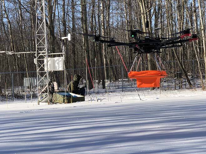 Drone mesurant le contenu en eau de la neige