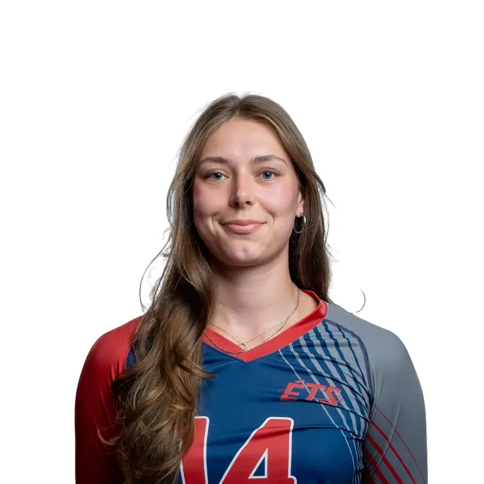 Étudiante souriante portant un maillot aux couleurs distinctives, représentant l'esprit sportif et l'engagement de l'université.
