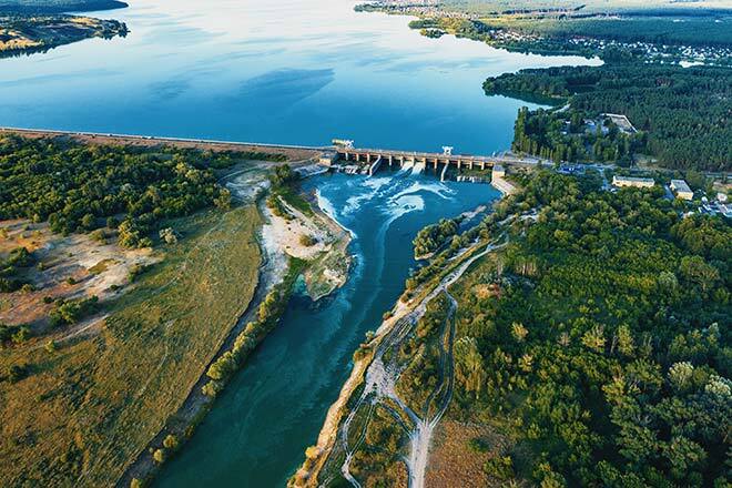 Hydroelectric dam