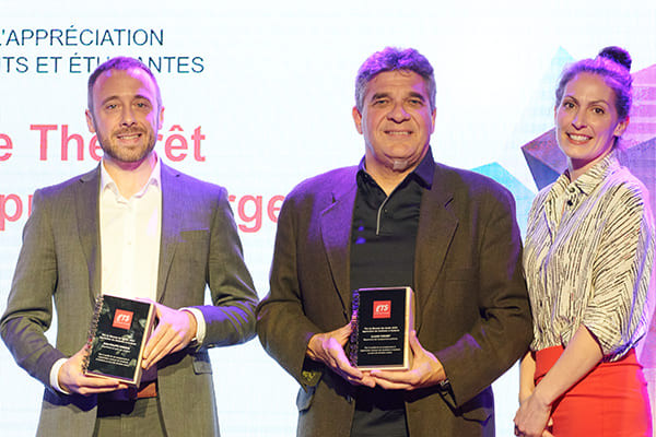 Célébration des lauréats d'un prix d'appréciation soulignant les contributions des enseignants et des étudiants en technologie.
