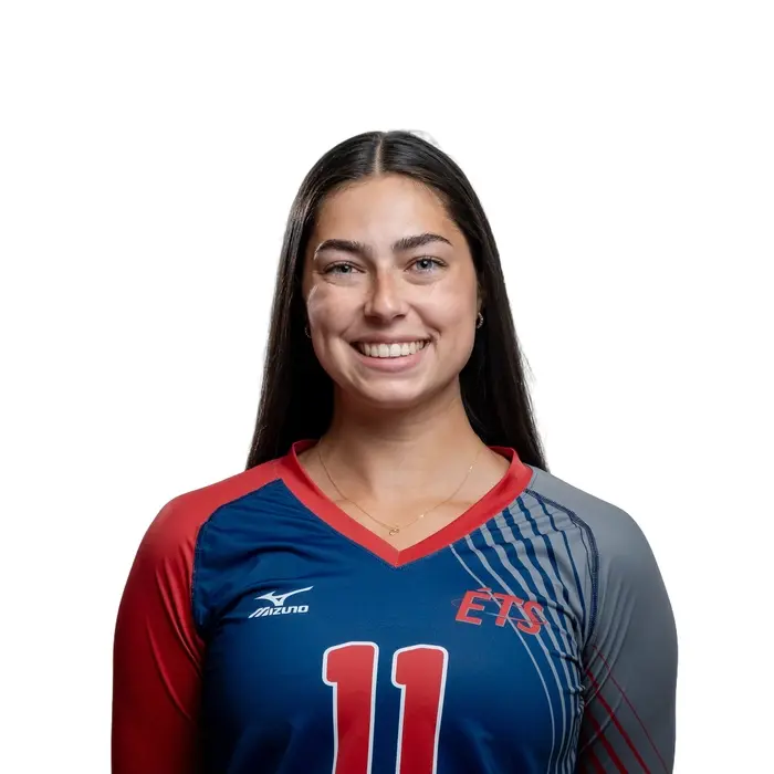 Étudiante souriante en tenue de sport universitaire.